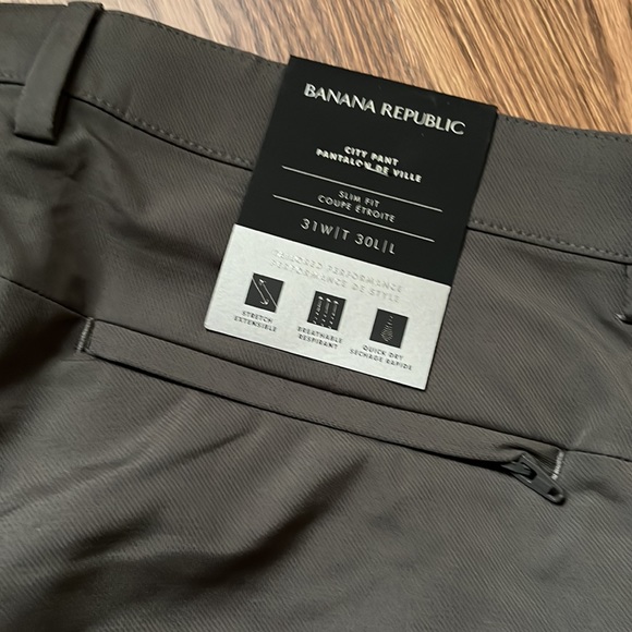 Banana Republic City pant - 100% polyester. New with tags. - Picture 4 of 4